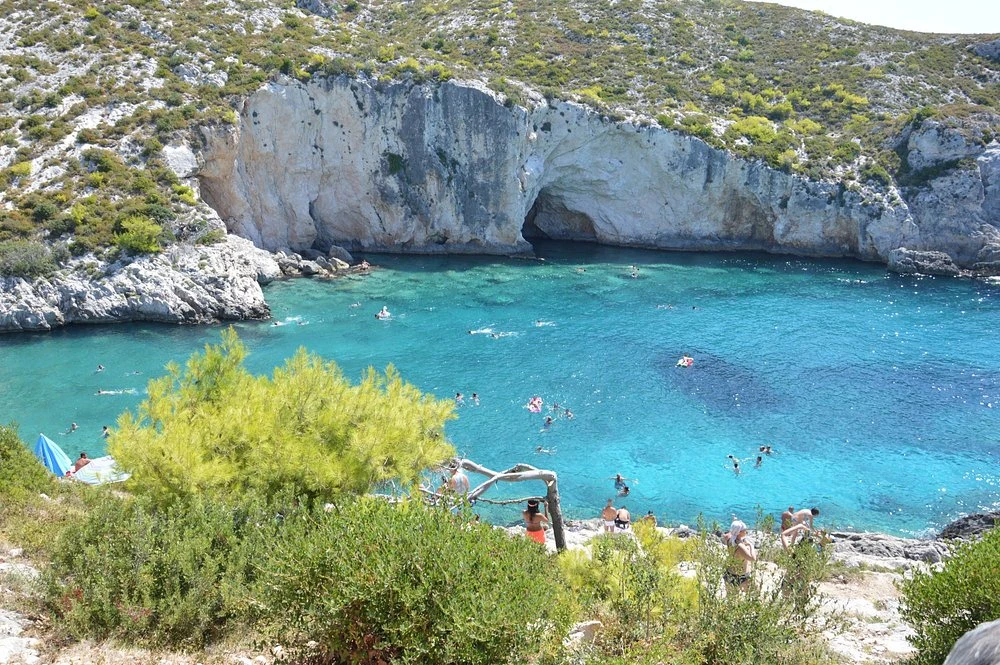 Psarou Cruises & Watersports