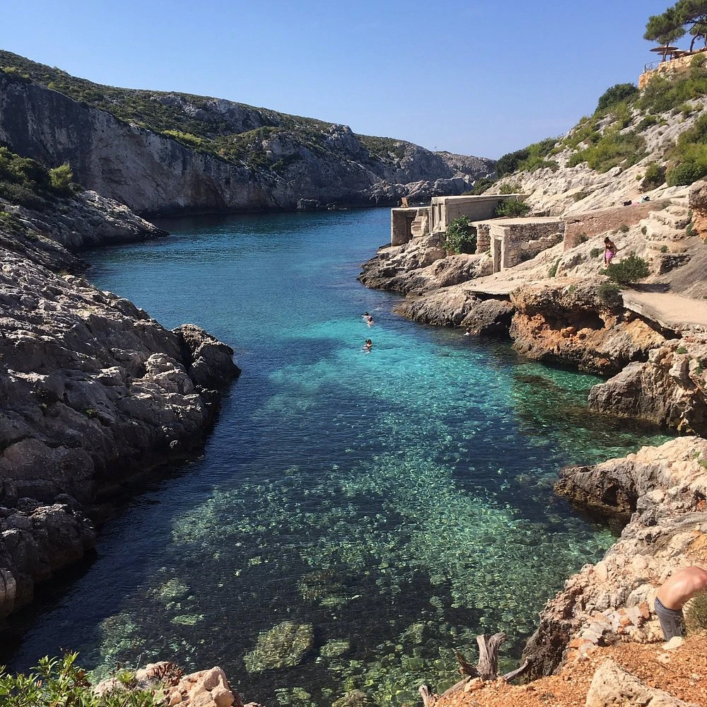 Psarou Cruises & Watersports