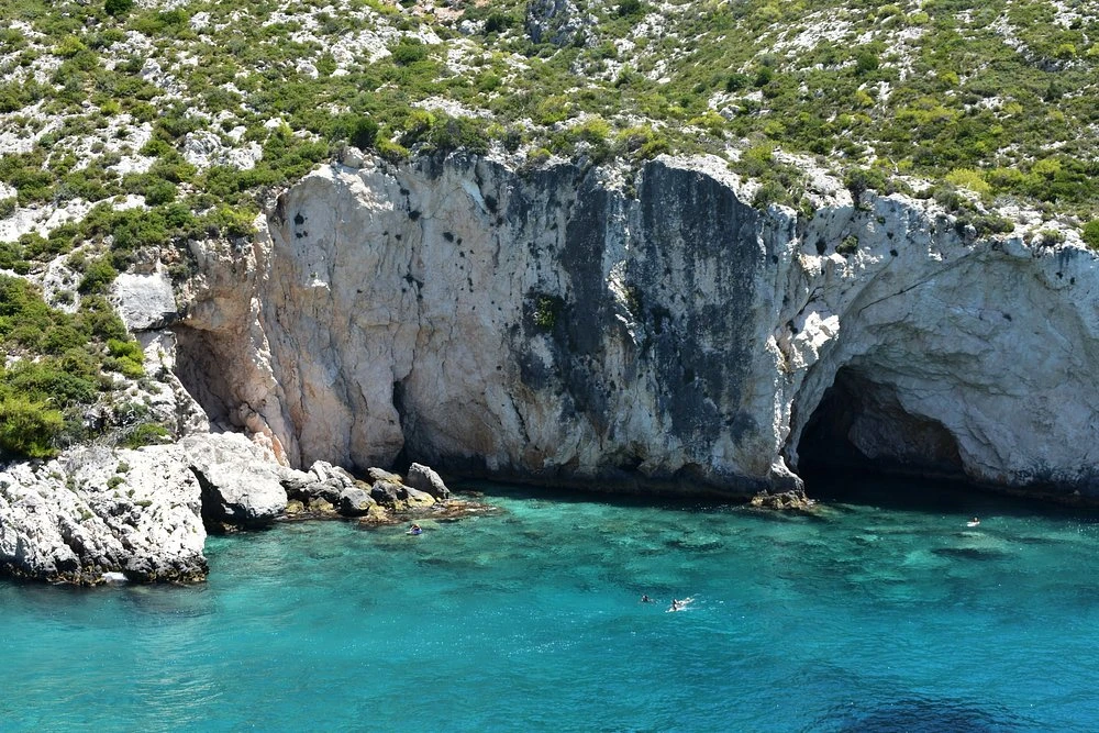 Psarou Cruises & Watersports